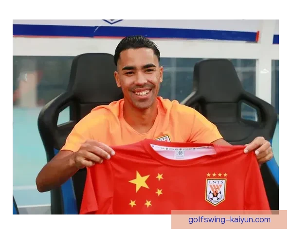 巴尔德在国家队首秀中展现出色状态，备受期待的未来可期